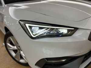 Seat Leon FR 1.0 ETSI 81KW DSG-7 S&S FR 25 ANIV 1.0 ETSI 81KW DSG-7 S&S FR 25 ANIV  - Foto 30