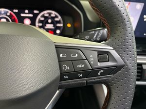Seat Leon FR 1.0 ETSI 81KW DSG-7 S&S FR 25 ANIV 1.0 ETSI 81KW DSG-7 S&S FR 25 ANIV  - Foto 19
