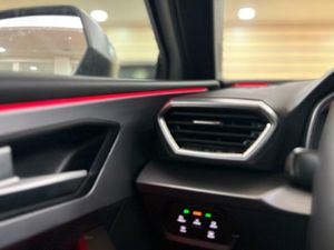 Seat Leon FR 1.0 ETSI 81KW DSG-7 S&S FR 25 ANIV 1.0 ETSI 81KW DSG-7 S&S FR 25 ANIV  - Foto 23
