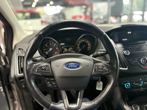 Ford Focus 1.5 tdci 95cv SW  - Foto 10