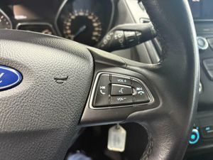 Ford Focus 1.5 tdci 95cv SW  - Foto 21