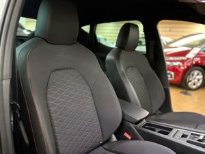 Seat Leon FR 1.0 ETSI 81KW DSG-7 S&S FR 25 ANIV 1.0 ETSI 81KW DSG-7 S&S FR 25 ANIV  - Foto 26