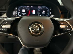 Skoda Kamiq AMBIT	1.0 TSI 81KW (110CV) AMBITION PACK KAMIQ TECHNO PLUS AMBITION^  - Foto 12