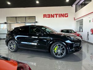Porsche Cayenne Coupé E-Hybrid Platinum Edition  La edición Platinum añade un toque de exclusividad con detalles en platino satinado, llantas RS Spyder Design de 21 pulgadas y otros elementos de diseño específicos.   - Foto 3
