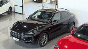 Porsche Cayenne Coupé E-Hybrid Platinum Edition  La edición Platinum añade un toque de exclusividad con detalles en platino satinado, llantas RS Spyder Design de 21 pulgadas y otros elementos de diseño específicos.   - Foto 53