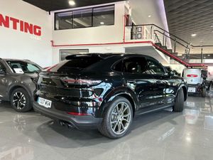 Porsche Cayenne Coupé E-Hybrid Platinum Edition  La edición Platinum añade un toque de exclusividad con detalles en platino satinado, llantas RS Spyder Design de 21 pulgadas y otros elementos de diseño específicos.   - Foto 5