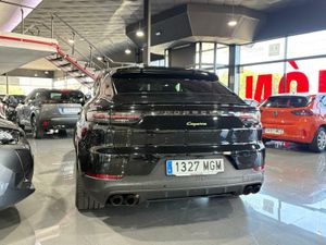 Porsche Cayenne Coupé E-Hybrid Platinum Edition  La edición Platinum añade un toque de exclusividad con detalles en platino satinado, llantas RS Spyder Design de 21 pulgadas y otros elementos de diseño específicos.   - Foto 6