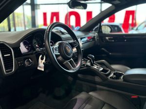 Porsche Cayenne Coupé E-Hybrid Platinum Edition  La edición Platinum añade un toque de exclusividad con detalles en platino satinado, llantas RS Spyder Design de 21 pulgadas y otros elementos de diseño específicos.   - Foto 27