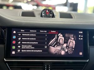 Porsche Cayenne Coupé E-Hybrid Platinum Edition  La edición Platinum añade un toque de exclusividad con detalles en platino satinado, llantas RS Spyder Design de 21 pulgadas y otros elementos de diseño específicos.   - Foto 40