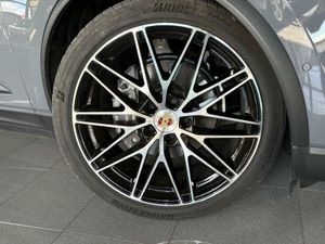 Porsche Macan 4 ELECTRIC   - Foto 19