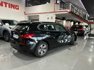 BMW Serie 1  SERIES HATCH 1.5 118I (100KW) Opcionales: 2.157 €  - Foto 4