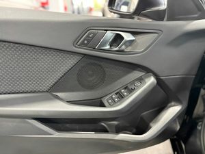 BMW Serie 1  SERIES HATCH 1.5 118I (100KW) Opcionales: 2.157 €  - Foto 16