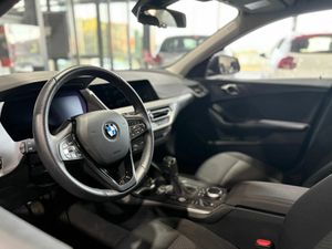 BMW Serie 1  SERIES HATCH 1.5 118I (100KW) Opcionales: 2.157 €  - Foto 8