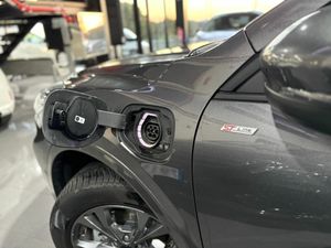 Ford Kuga ST-LINE 2.5 DURATEC PHEV 165KW AUTO ST-LINE 1.5T ECOBOOST 110KW (150CV) ALFOMBRILLAS DE MALETERO REVERSIBLE^PAQUETE TECH^RUEDA DE REPUESTO MINI^CABLE DE CARGA PÚBLICA CON BOLSA^  - Foto 3