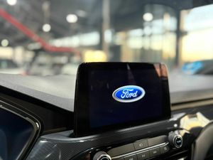 Ford Kuga ST-LINE 2.5 DURATEC PHEV 165KW AUTO ST-LINE 1.5T ECOBOOST 110KW (150CV) ALFOMBRILLAS DE MALETERO REVERSIBLE^PAQUETE TECH^RUEDA DE REPUESTO MINI^CABLE DE CARGA PÚBLICA CON BOLSA^  - Foto 15