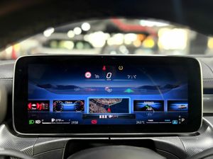 Mercedes Clase C C 200 D AMG Line Premium Plus ROJO PATAGONIA METALIZADO (DESIGNO  - Foto 24