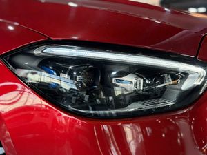 Mercedes Clase C C 200 D AMG Line Premium Plus ROJO PATAGONIA METALIZADO (DESIGNO  - Foto 10