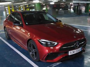 Mercedes Clase C C 200 D AMG Line Premium Plus ROJO PATAGONIA METALIZADO (DESIGNO  - Foto 6