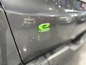 Jeep Renegade EHYBRID 1.5 96KW(130CV) LIMITED ATX GRAPHITE GREY (METALIZADO)	TELA NEGRO  - Foto 19