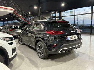 Kia XCeed 1.0 T-GDI BUSINESS 74KW 100CV BLACK PEARL (METALIZADO)	TELA NEGRA  - Foto 6