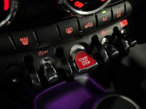 MINI Cooper COOPER 5 PUERTAS ENIGMATIC BLACK METALIZADA	TELA FIREWORK CARBON BLACK  - Foto 34