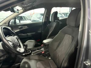 Kia Sportage DRIVE	1.6 T-GDI 118KW (160CV) DRIVE 17