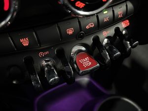 MINI Cooper COOPER 5 PUERTAS ENIGMATIC BLACK METALIZADA	TELA FIREWORK CARBON BLACK  - Foto 23