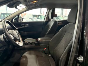 Kia Sportage 1.6 T-GDI HEV 158KW (215CV) DRIVE 4X2 BLACK PEARL (METALIZADO  - Foto 52