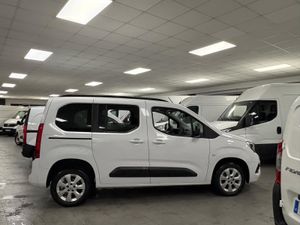 Opel Combo 1.5 TD 75KW LIFE BUSINESS EDITION PLUS L1 N1 102cv COMBI 5 PLAZAS  - Foto 7