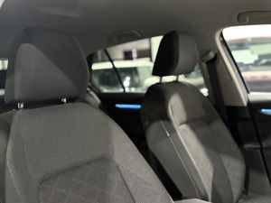 Volkswagen Golf Life 1.5 eTSI DSG   - Foto 33