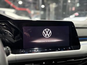 Volkswagen Golf Life 1.5 eTSI DSG   - Foto 48