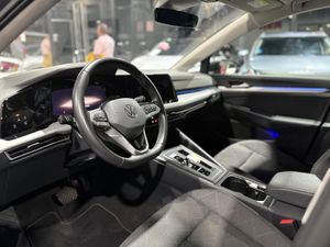 Volkswagen Golf Life 1.5 eTSI DSG   - Foto 16