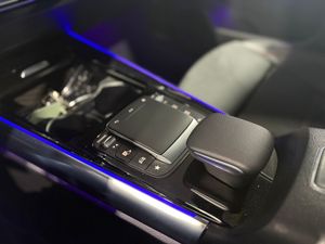 Mercedes GLA 200 AMG 7-G-DCT GRIS SELENITA  - Foto 20