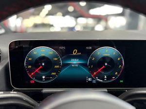 Mercedes GLA 200 AMG 7-G-DCT GRIS SELENITA  - Foto 26