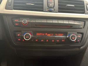 BMW Serie 3 318d TOURING   - Foto 16