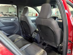 Volvo XC40 1.5 T2 Core Auto ROJO FUSION  - Foto 19