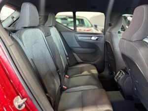 Volvo XC40 1.5 T2 Core Auto ROJO FUSION  - Foto 18