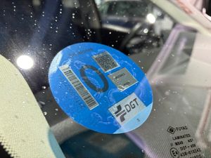 Lynk & Co 01 BASE	1.5 PHEV PINTURA METALIZADA NEGRA	TAPICERÍA NEGRA Y AZUL  - Foto 33