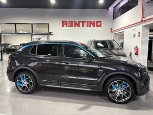 Lynk & Co 01 BASE	1.5 PHEV PINTURA METALIZADA NEGRA	TAPICERÍA NEGRA Y AZUL  - Foto 3