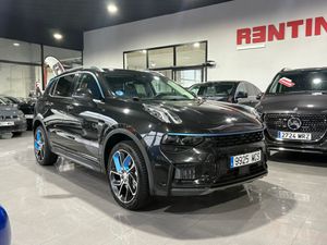 Lynk & Co 01 BASE	1.5 PHEV PINTURA METALIZADA NEGRA	TAPICERÍA NEGRA Y AZUL  - Foto 36