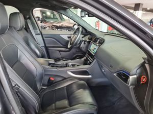 Jaguar F-Pace Jaguar F-Pace 3.0 D S 4WD Aut. 300Hp ... Pano LED-Xenon Navi Sport-Leather Camera KeylessGo Klima PDC   - Foto 13