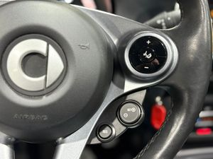 Smart Fortwo EQ fortwo cabrio Ushuaïa 087/100 brabus  - Foto 23