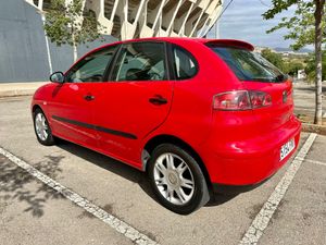 Seat Ibiza TDI 80CV Reference  - Foto 12