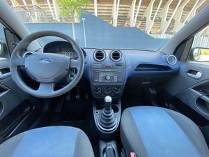 Ford Fiesta 1.4 80CV  - Foto 7