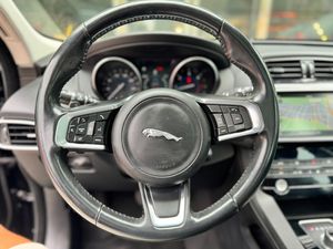 Jaguar F-Pace 2.0 185CV  - Foto 7