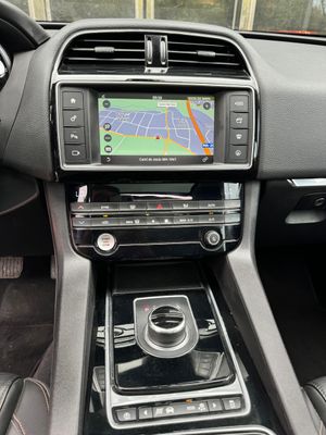 Jaguar F-Pace 2.0 185CV  - Foto 8
