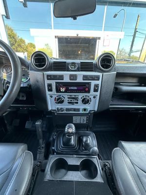 Land-Rover Defender 110 2.4 TDCI 4WD 122CV  - Foto 10