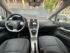 Toyota Auris 1.4  - Foto 7