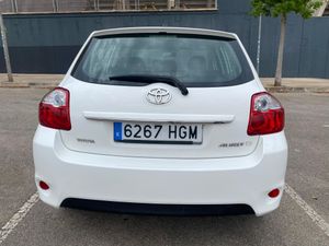 Toyota Auris 1.4  - Foto 4
