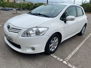 Toyota Auris 1.4  - Foto 2